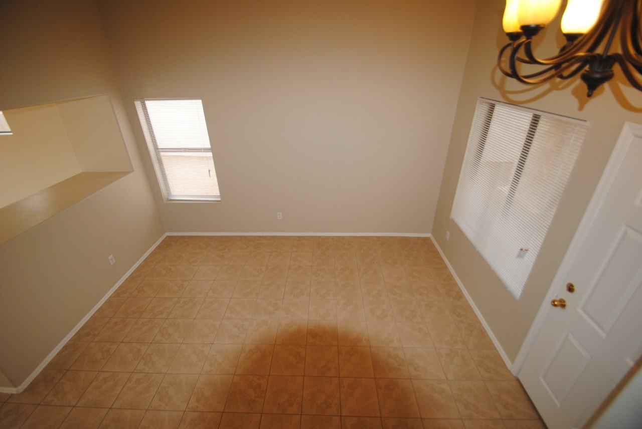 3705 N 105th Ln - Photo 3 of 11