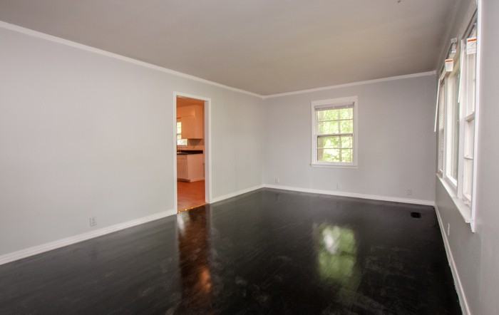 409 Swann Dr - Photo 2 of 12