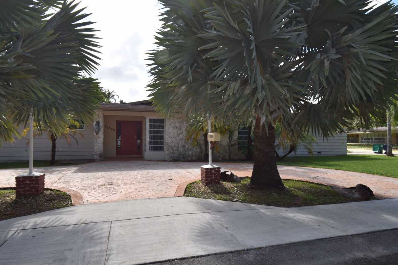 11900 Sw 84th Ave, Miami, FL 33156 3 Bedroom Apartment for Rent
