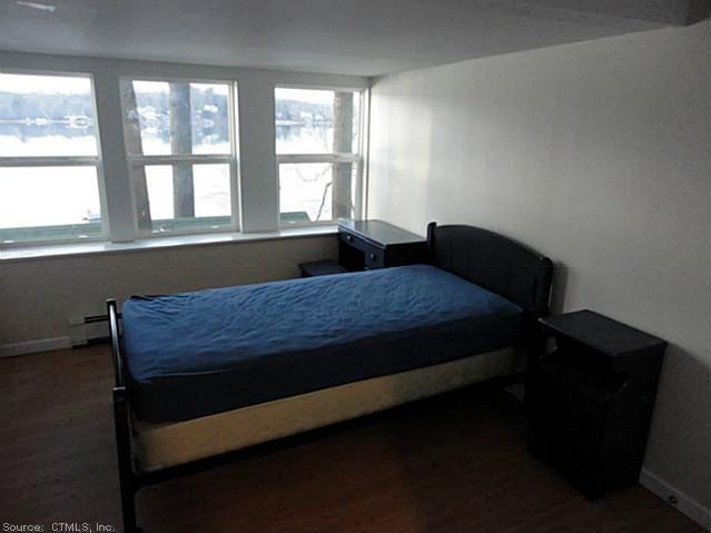 267 Lakeview Dr - Photo 3 of 8