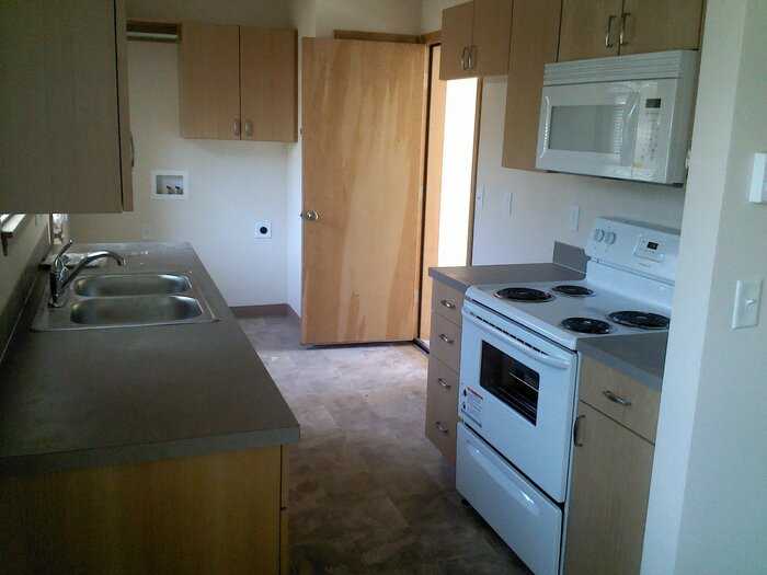 1487 N Goerig St - Photo 3 of 8