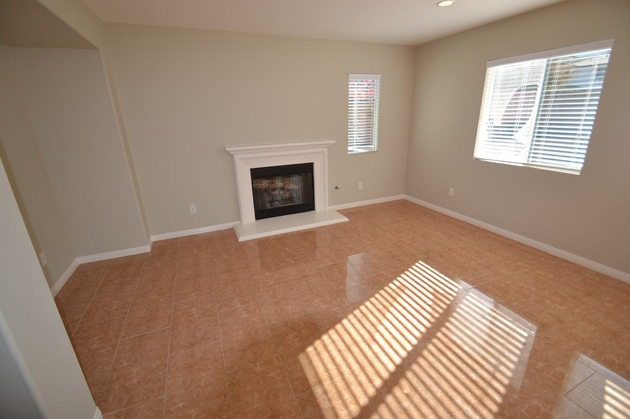 11357 Magnolia St - Photo 2 of 5