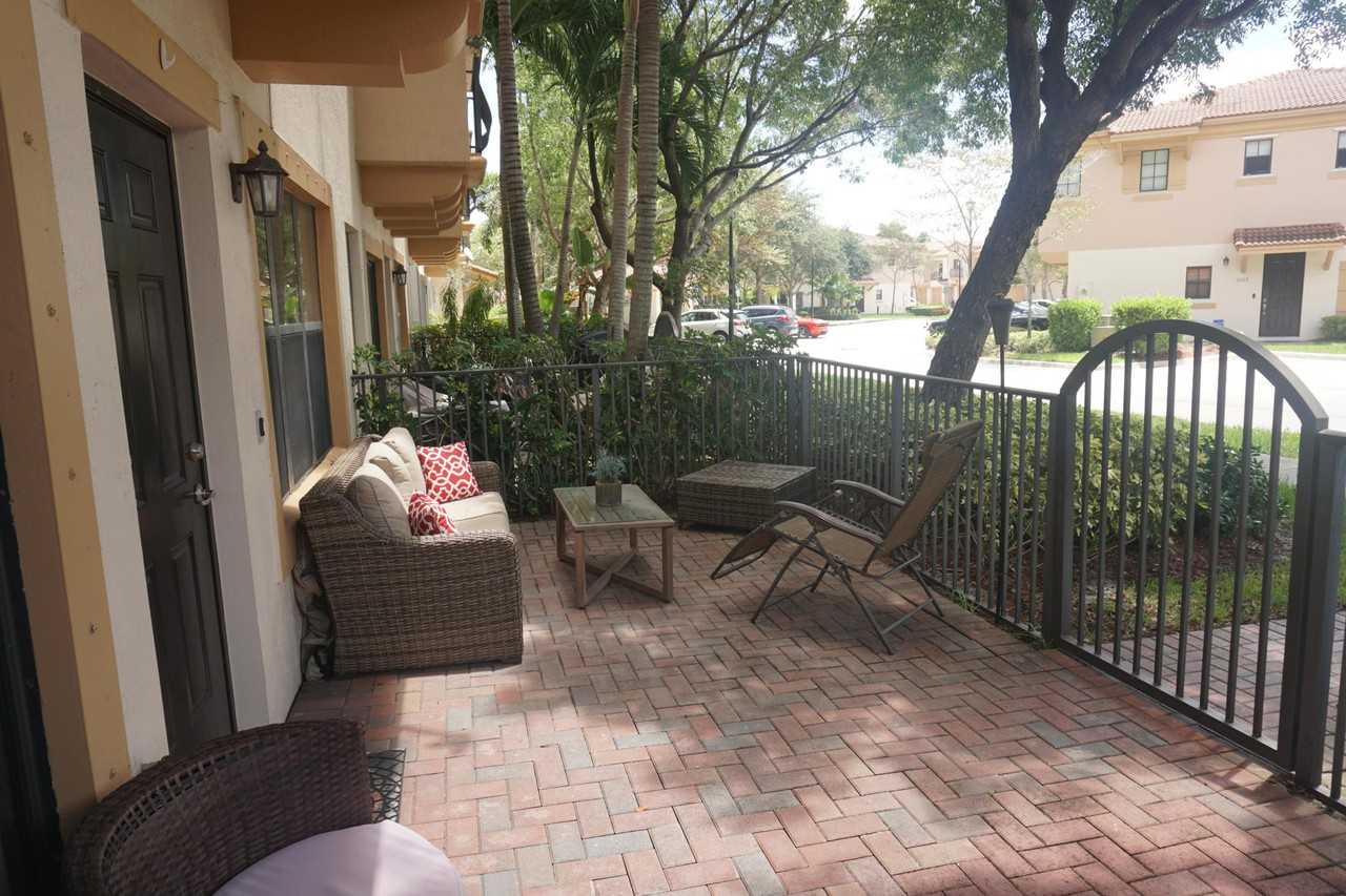 4790 Preserve Street - Photo 3 of 26