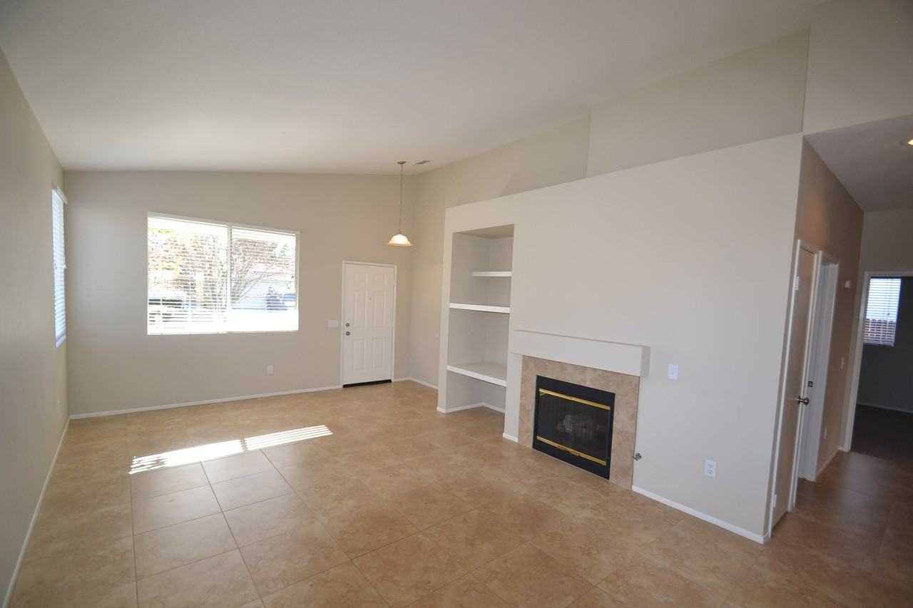 24796 Shady Pine Ct - Photo 2 of 6