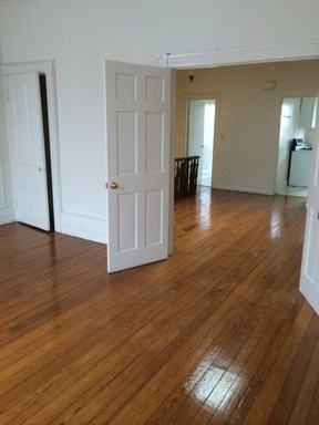 1831 Bolton St - Photo 3 of 6