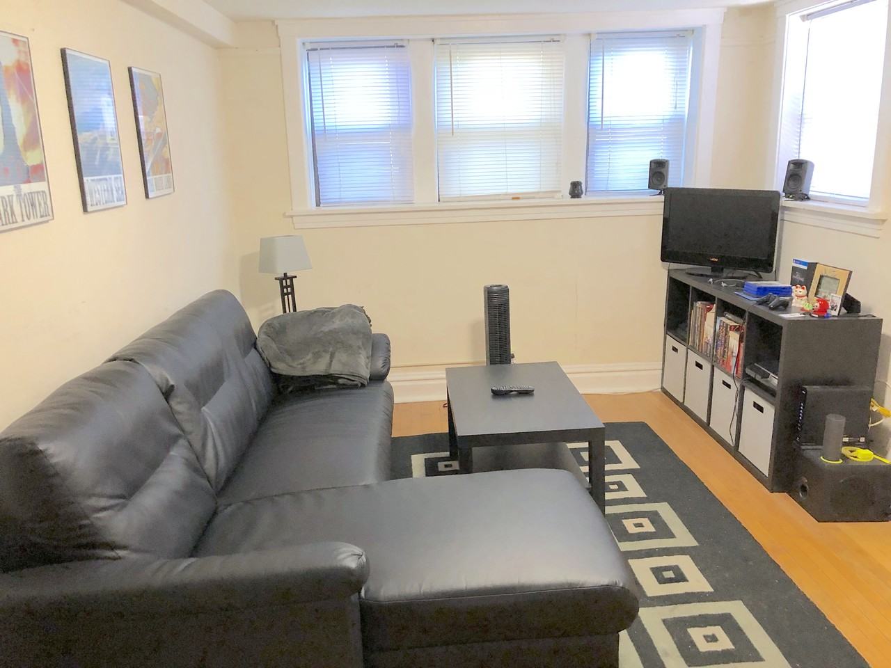 2056 North Oakley Avenue #1G - Photo 2 of 9
