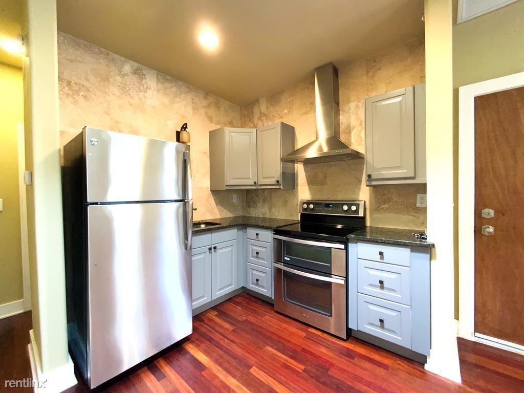 337 Bainbridge St 3rd Fl - Photo 2 of 14