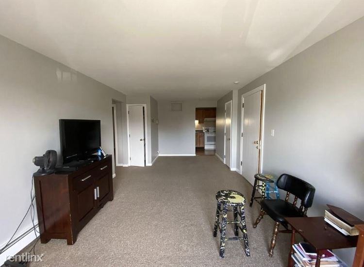 56 Franklin Ave - Photo 3 of 8