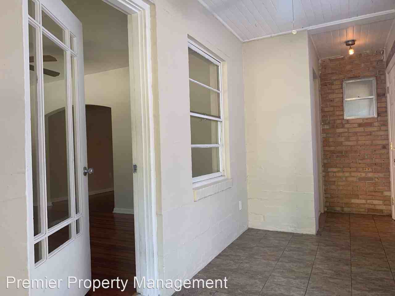 1037 N Fern Creek Ave - Photo 3 of 10