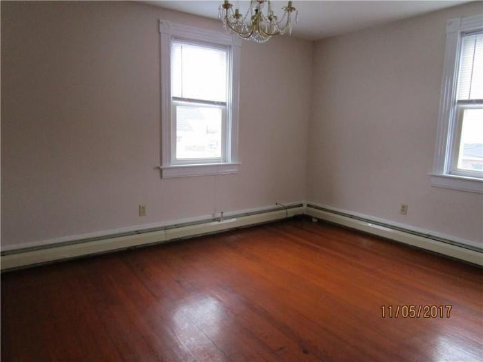 205 Franklin St - Photo 2 of 5