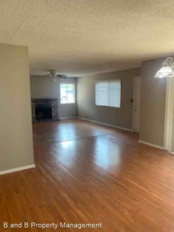 6144/6146 Merrywood Drive - Photo 2 of 9