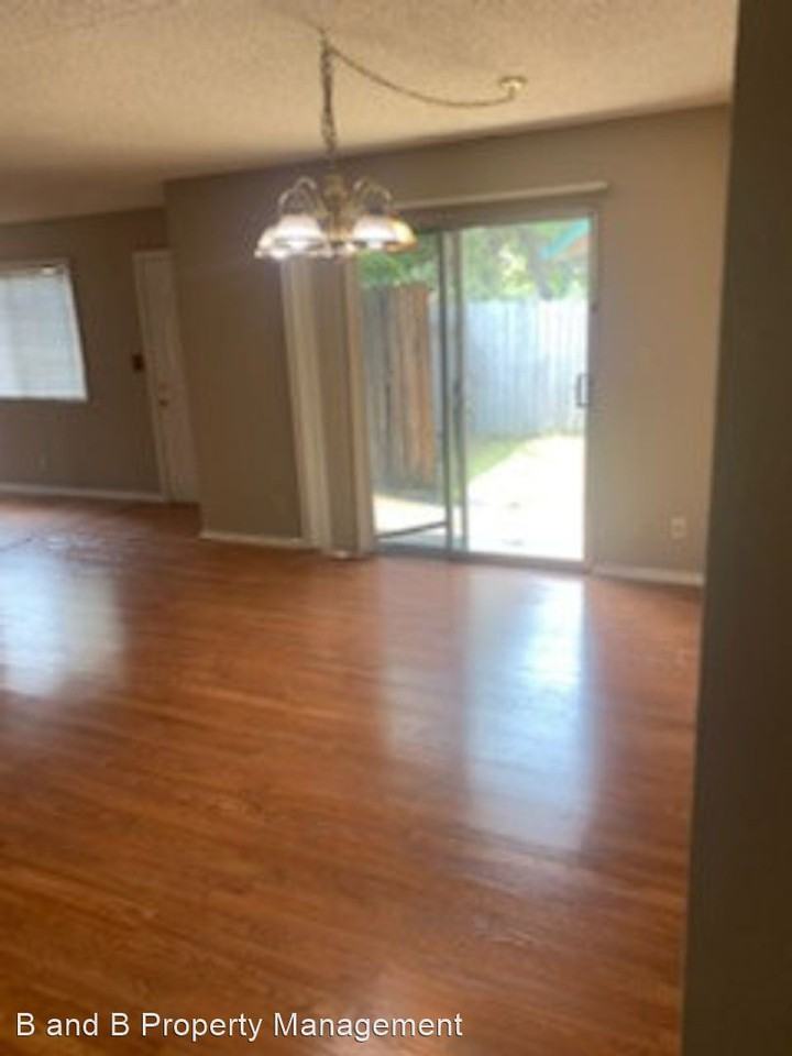 6144/6146 Merrywood Drive - Photo 3 of 9