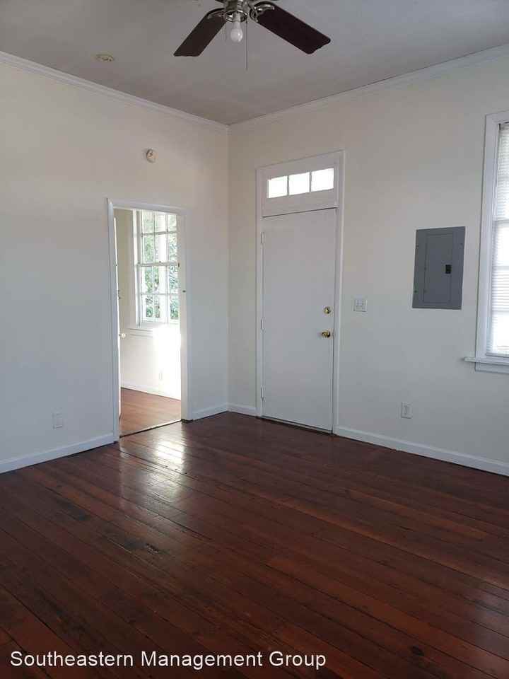 201 Spring St - Photo 3 of 12