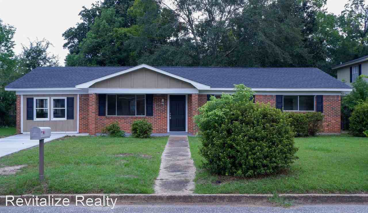 1809 Forrest St - Photo 2 of 20