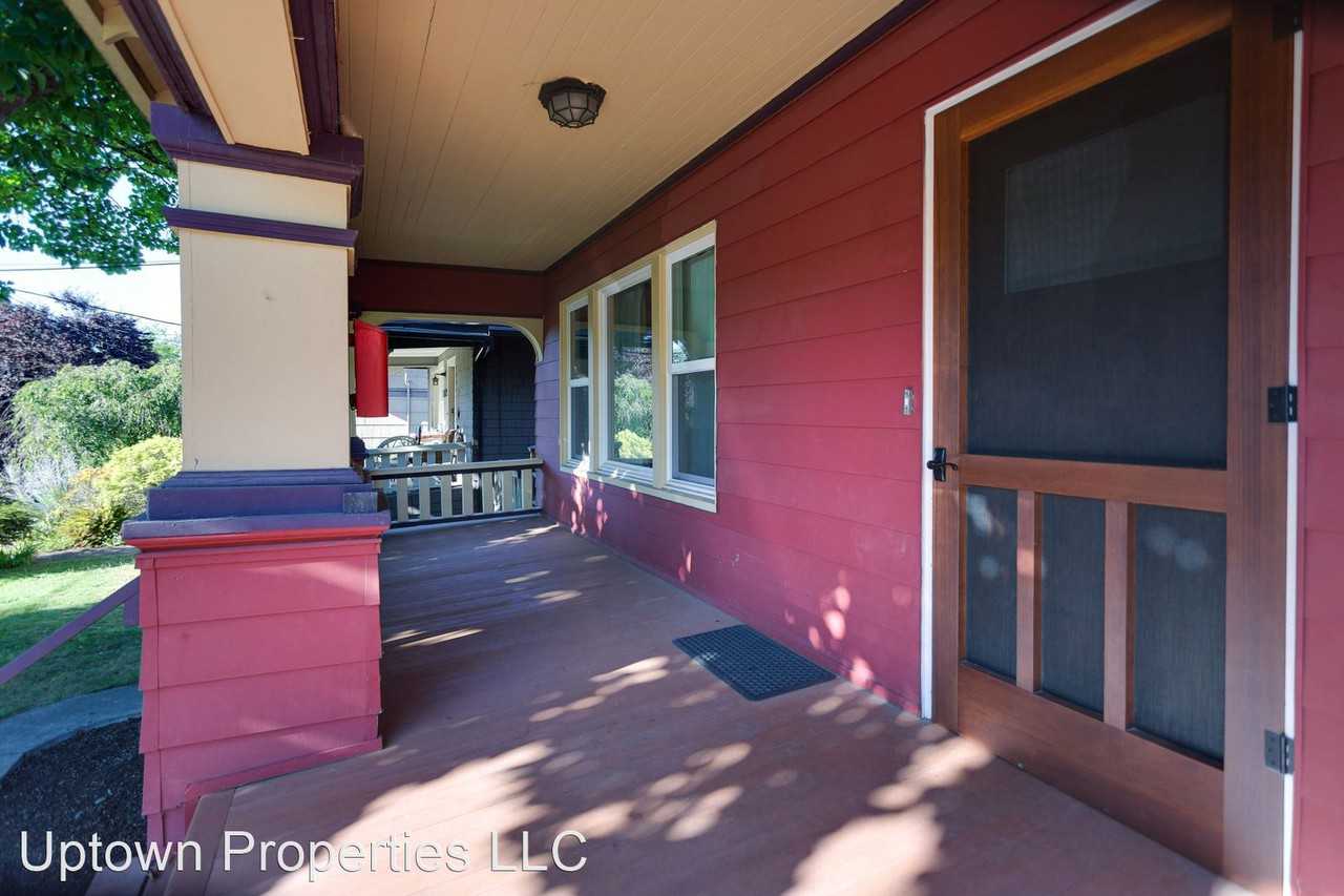 1840 Se 52nd Ave - Photo 2 of 40