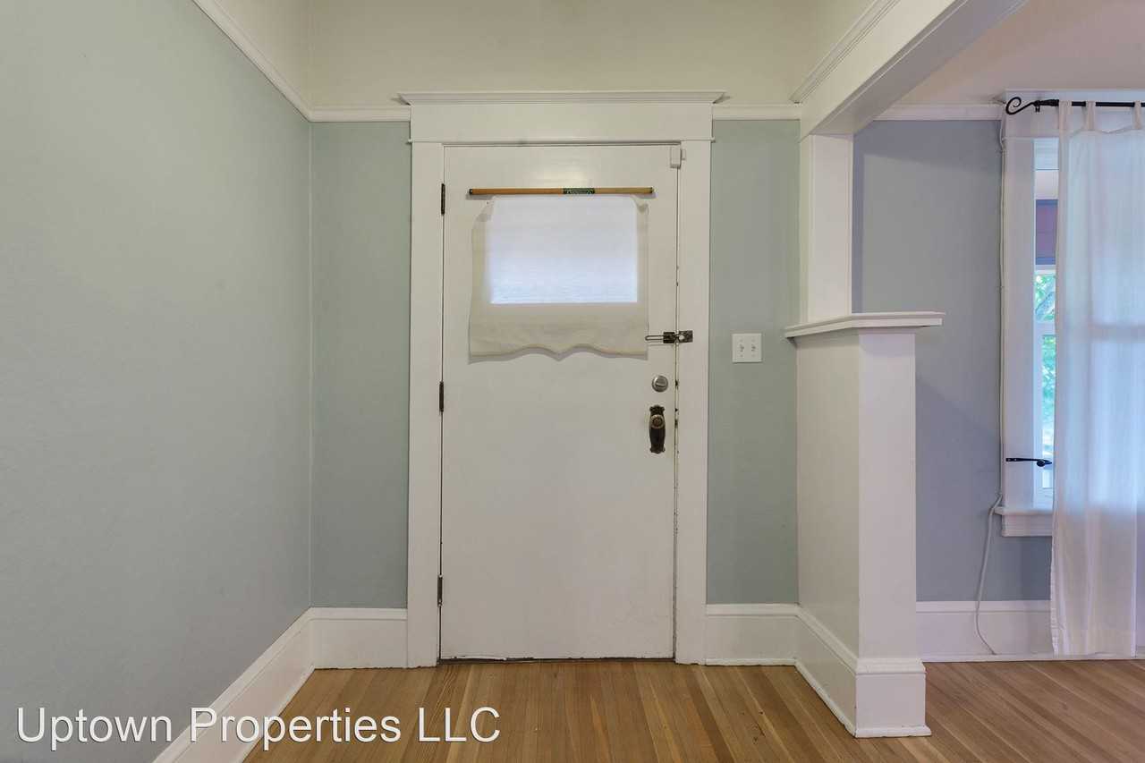 1840 Se 52nd Ave - Photo 3 of 40