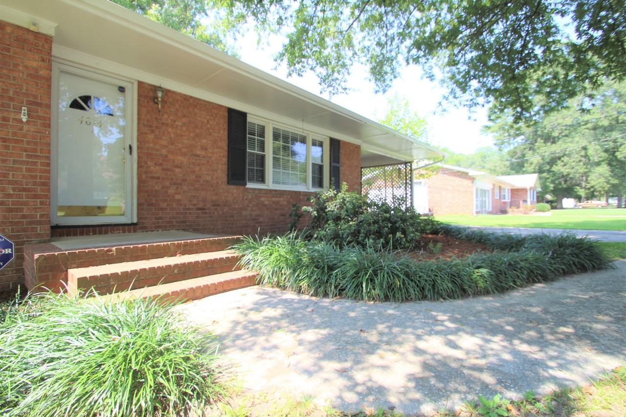 4814 Greenbrier Rd - Photo 2 of 36