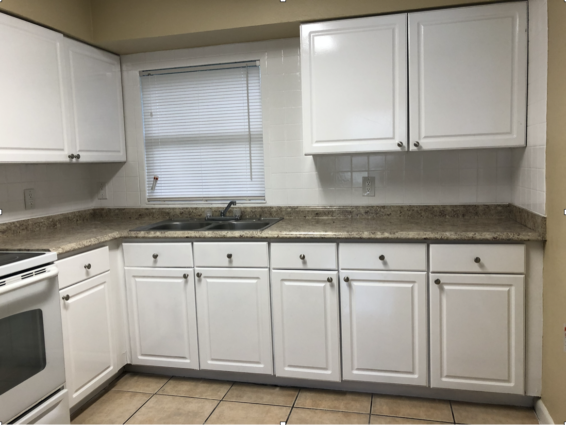 7222 N STERLING AVE - Photo 3 of 3