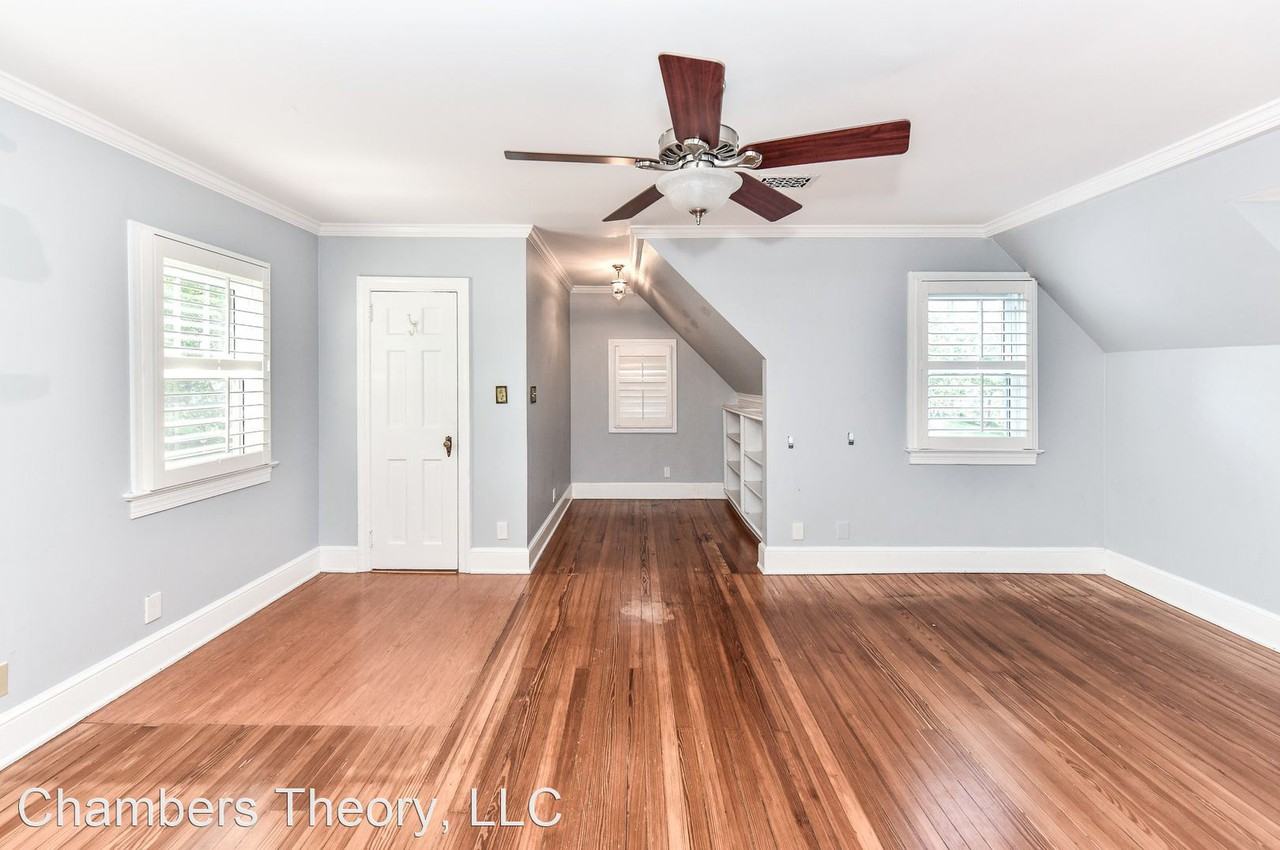 6911 Elm Dr - Photo 3 of 44