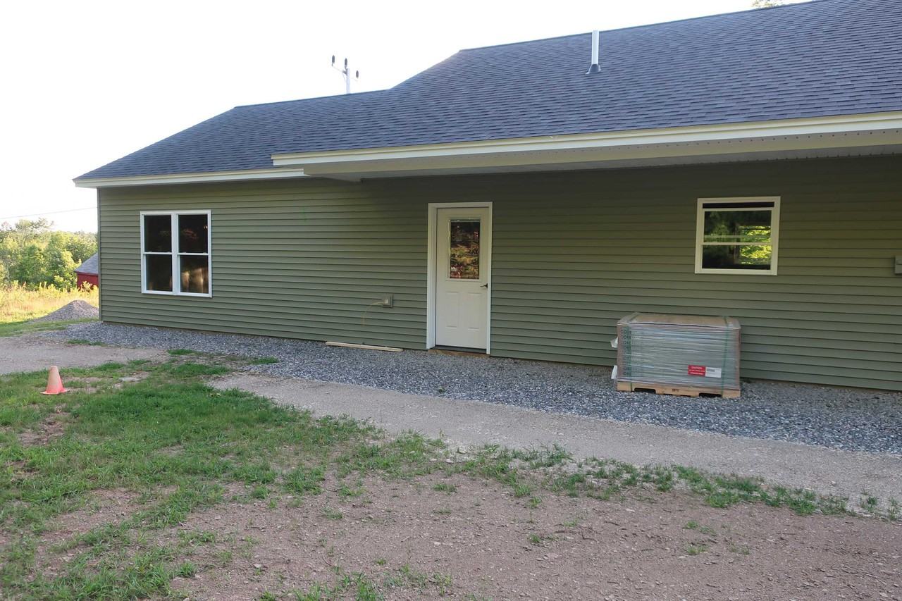 53 Mann Hill Rd Unit B - Photo 2 of 10