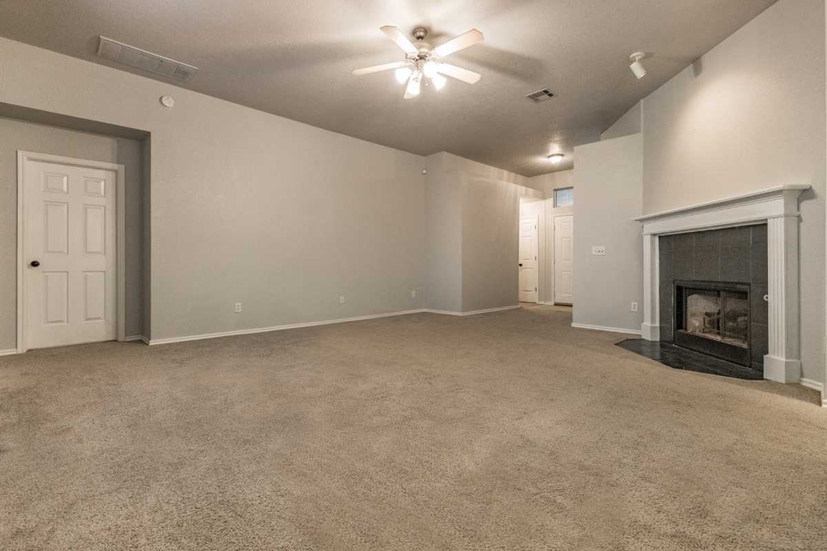 16441 Sequoyah Dr - Photo 2 of 17