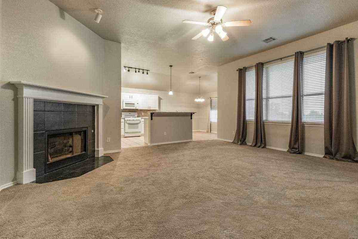 16441 Sequoyah Dr - Photo 3 of 17