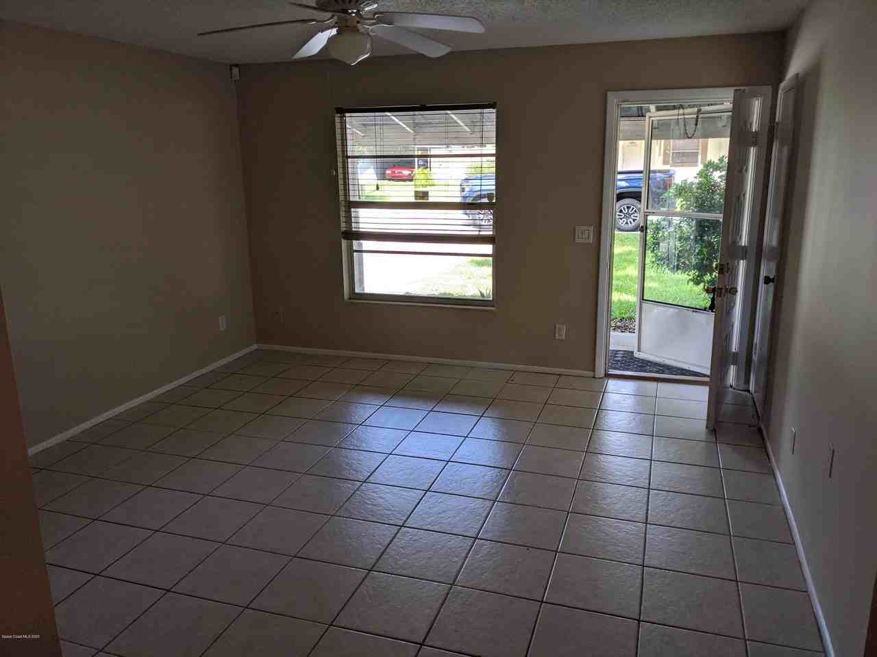 2136 Rudge Dr - Photo 2 of 10