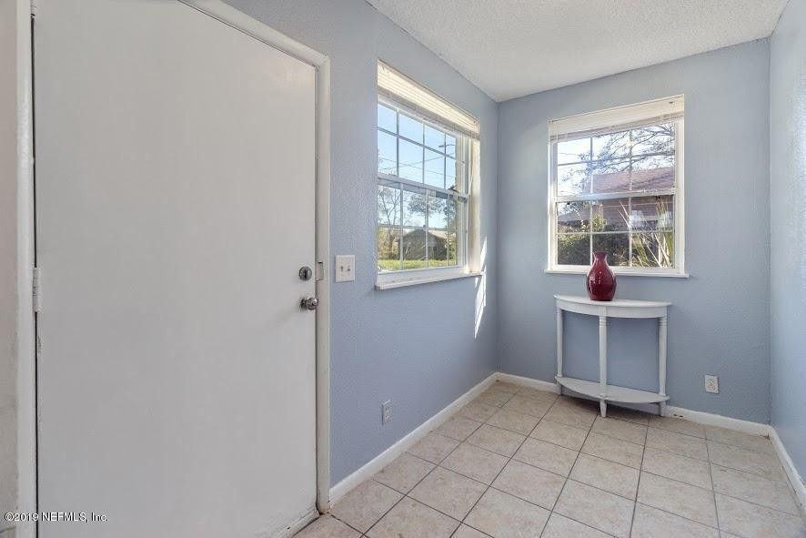 1664 West 15th Street - Photo 2 of 6