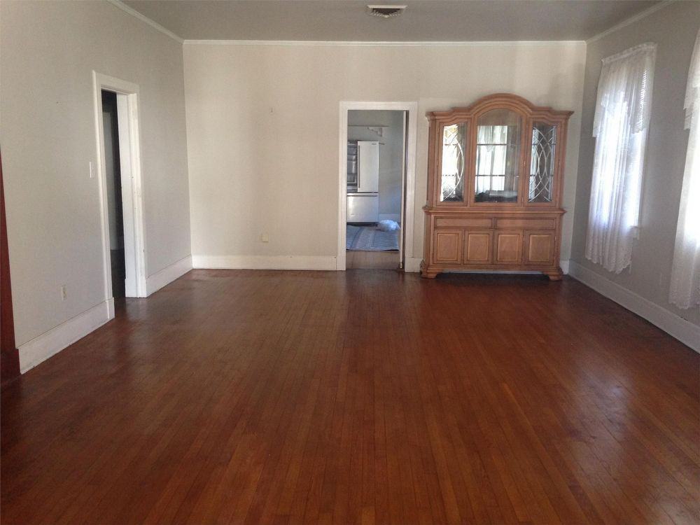 860 Wood St - Photo 3 of 32