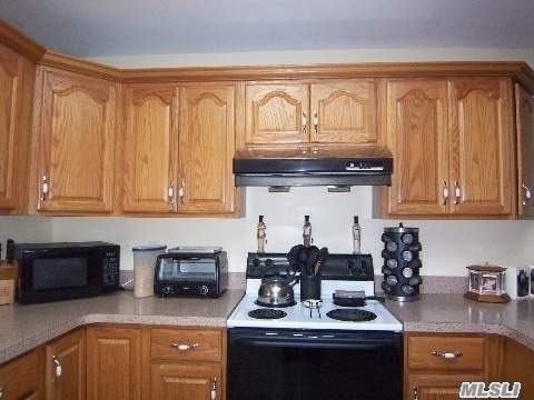 39 Hopes Ave - Photo 3 of 8