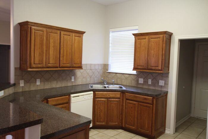 11298 Twin Spires Dr - Photo 3 of 21