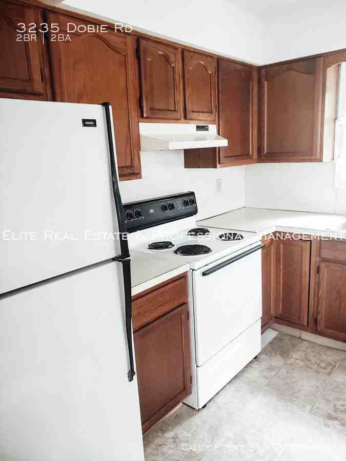 3235 Dobie Rd - Photo 3 of 12