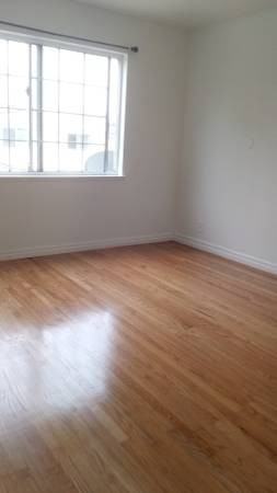 339 Saint Francis Blvd - Photo 3 of 8