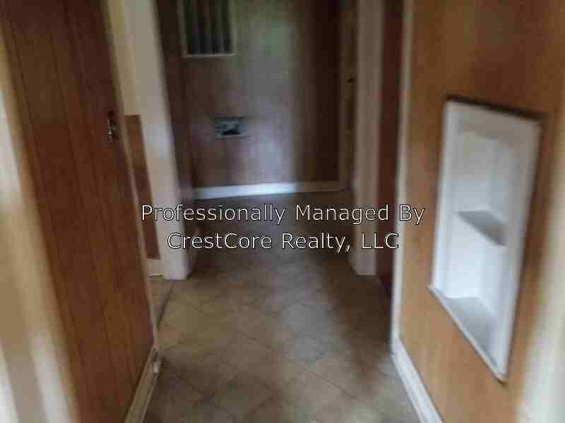 1543 Defoe Rd - Photo 3 of 12
