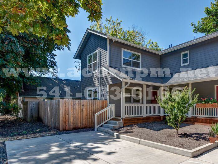 430 Pioneer Pkwy E - Photo 2 of 22