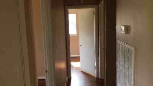 5504 King Dr - Photo 2 of 3