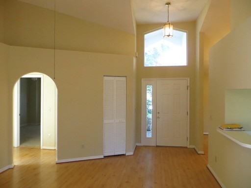 2304 Tioga Dr - Photo 3 of 23