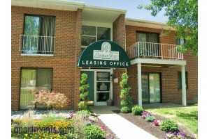 Laura's Glen Apartments - Photo 3 of 19