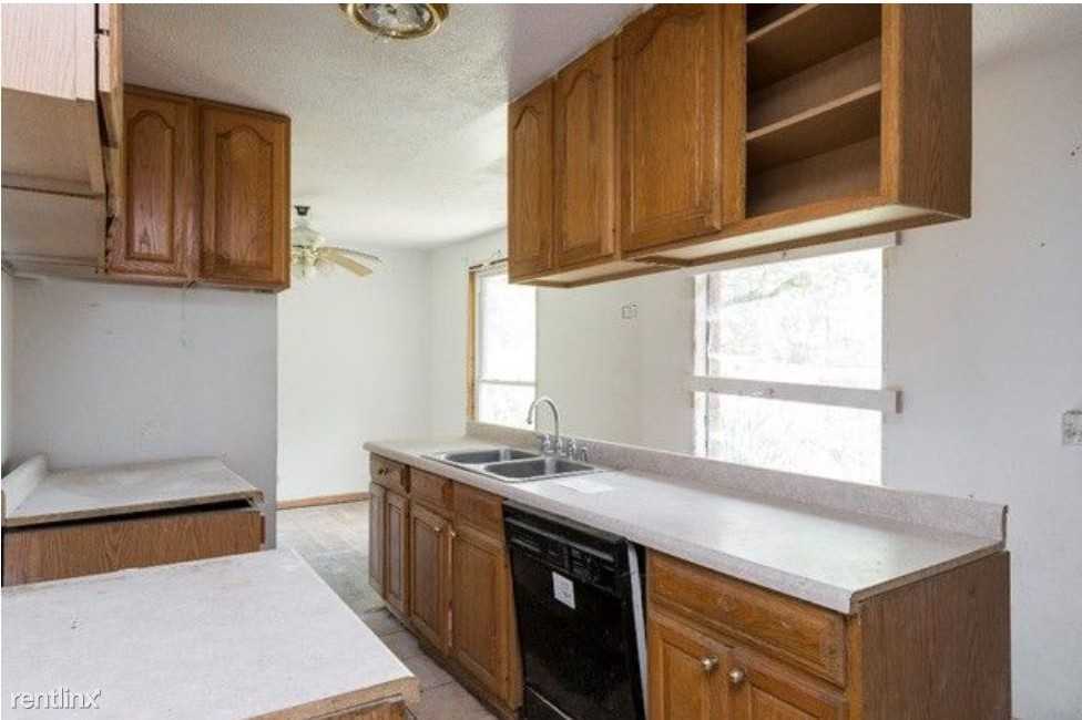 3305 Hazel Ln - Photo 2 of 7
