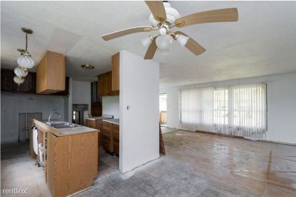 3305 Hazel Ln - Photo 3 of 7