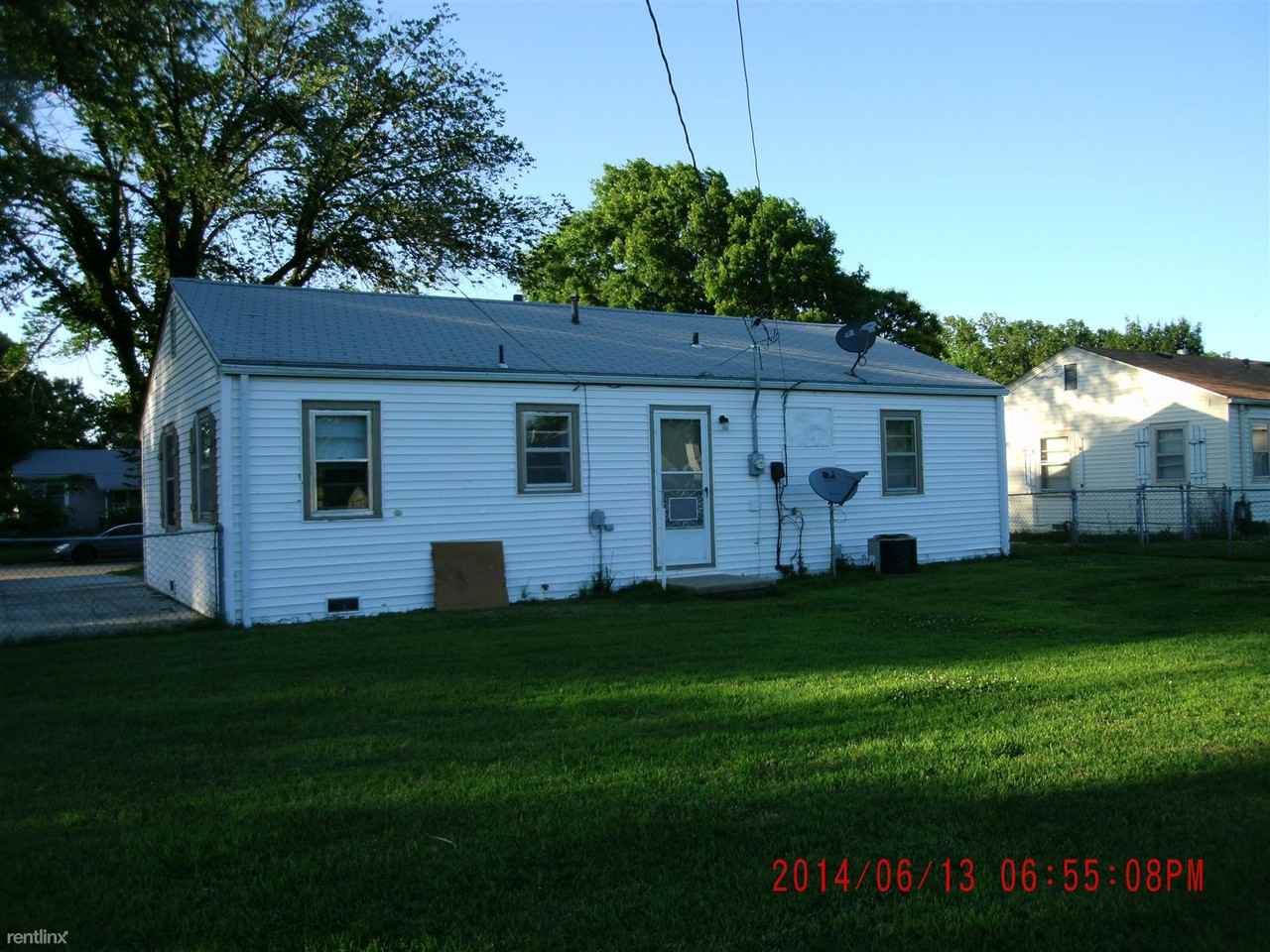 2101 E Mona Ln - Photo 2 of 7