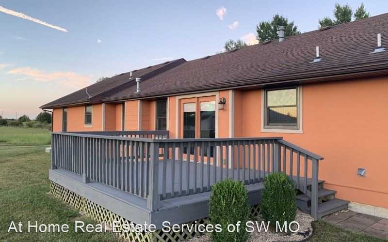 123 N Harper Dr - Photo 2 of 25