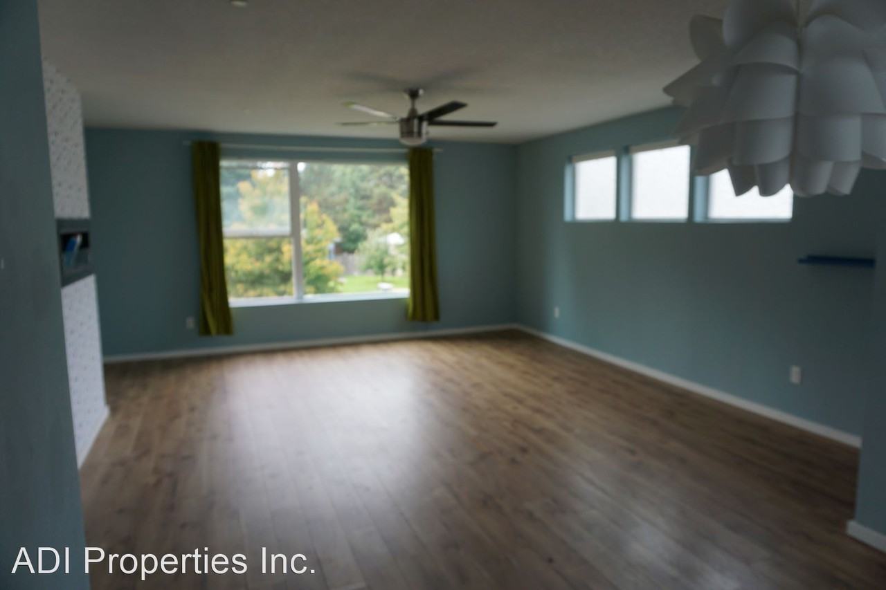 231 Nw Jackson St - Photo 3 of 17