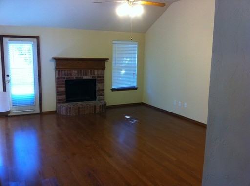 6808 NW 135th Cir - Photo 2 of 12