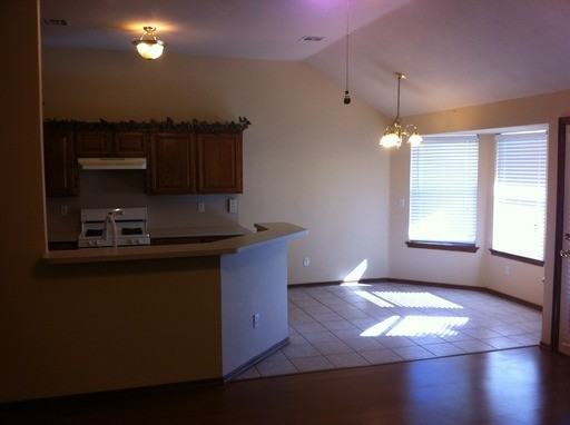 6808 NW 135th Cir - Photo 3 of 12