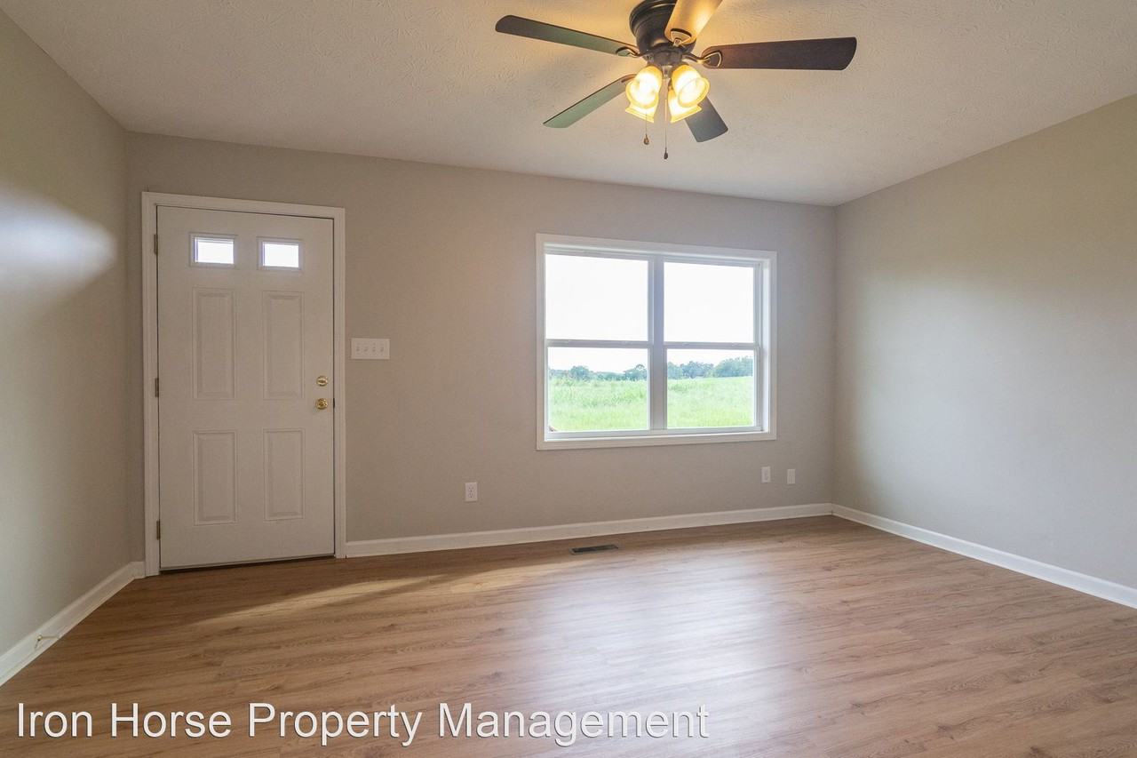 2927 Greensboro Hwy - Photo 2 of 15