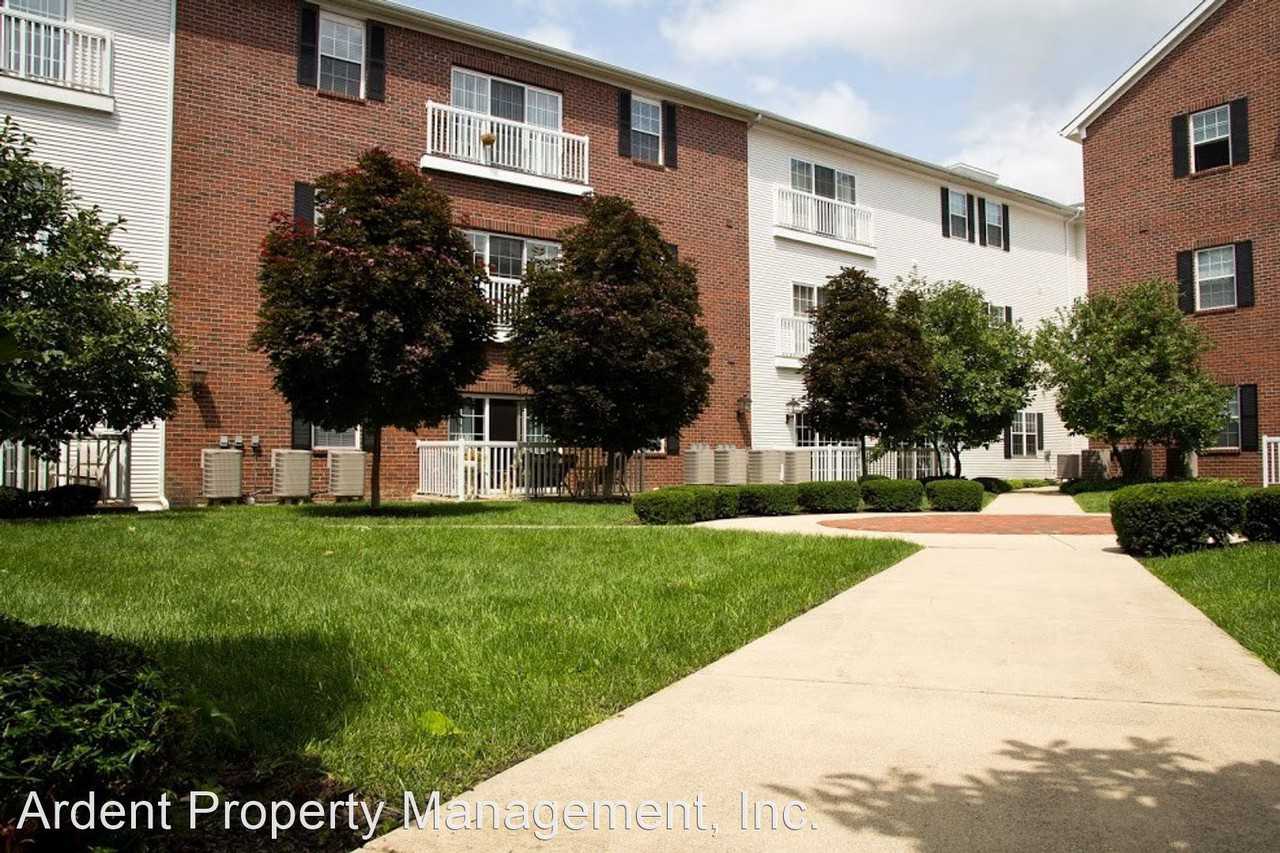 1400 Hollybrair - Photo 3 of 50