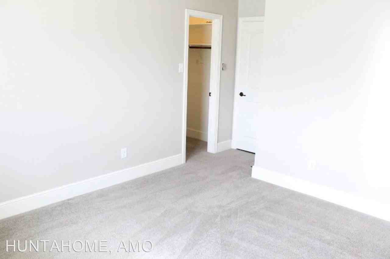 4201 Oxbow Dr - Photo 3 of 42