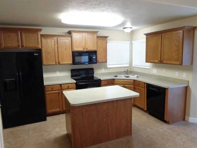 7134 S Sorrento Way - Photo 3 of 13