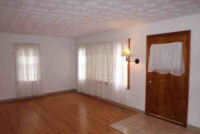 118 Chandler Ave - Photo 2 of 10